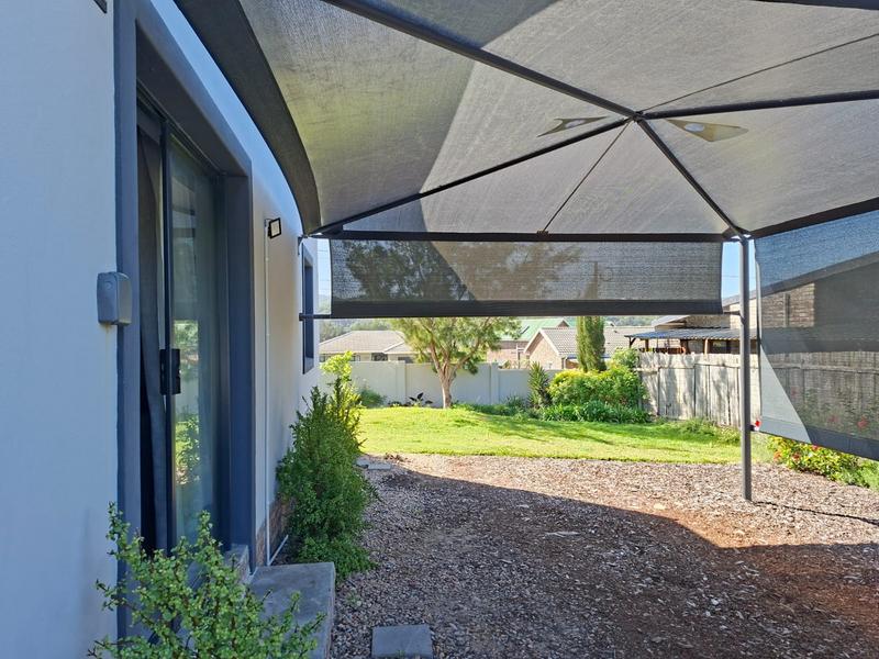 1 Bedroom Property for Sale in Kleinkrantz Western Cape
